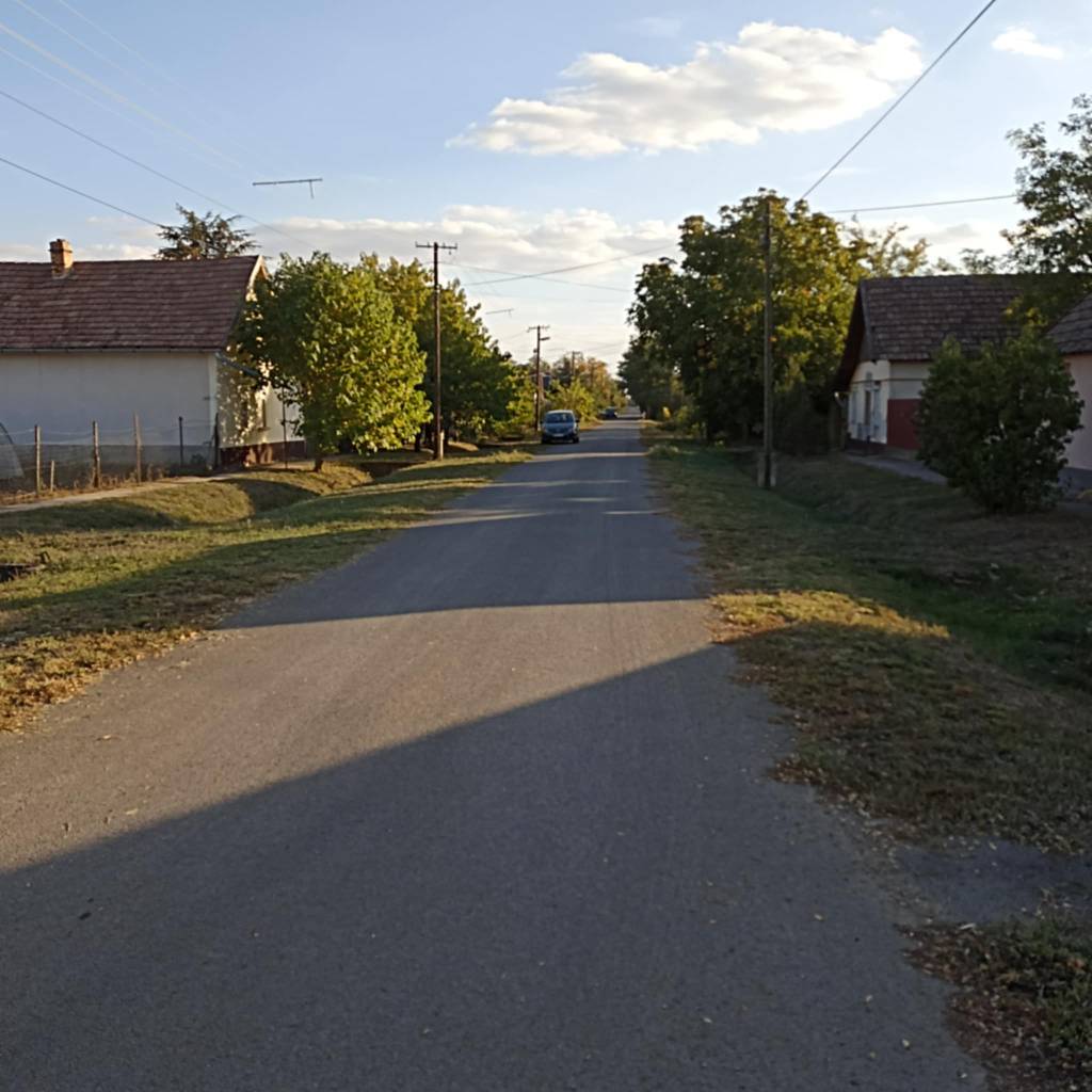 2025 Kiss 04 2025 Kiss 04